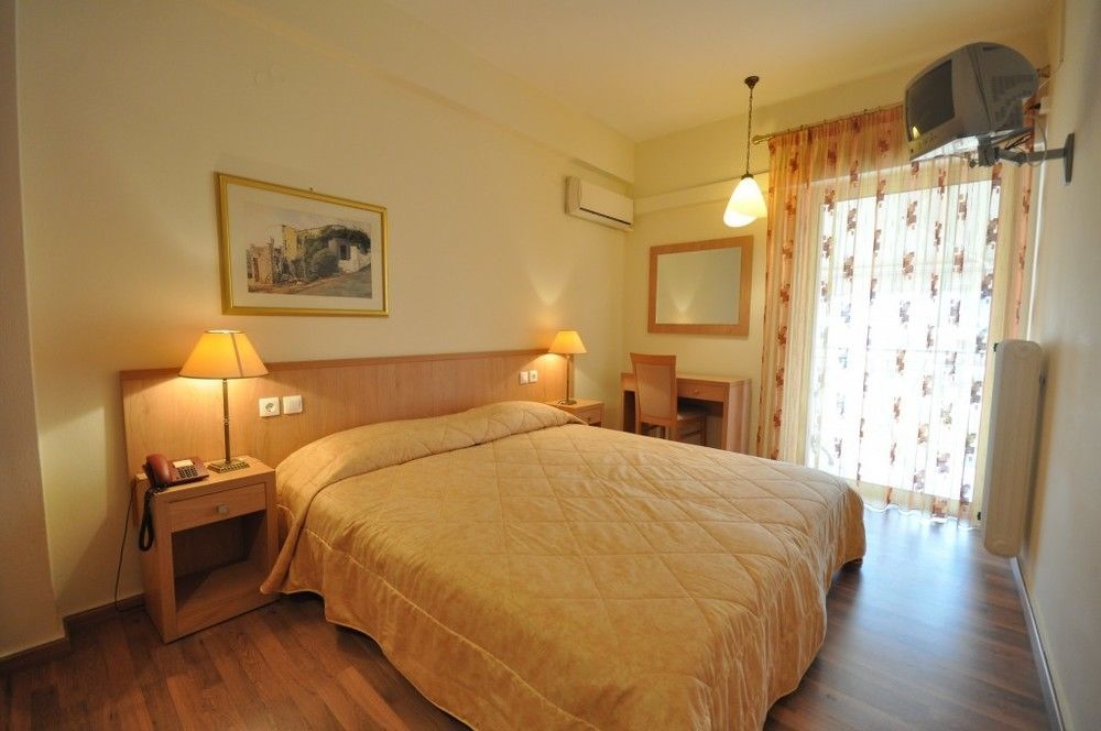 Saronis Hotel Epidaurus Room photo